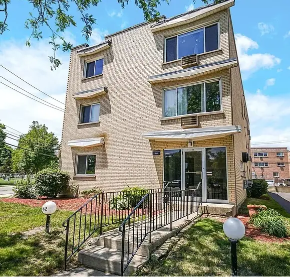 8152 Elmwood Avenue #G4, Skokie, IL 60077 - #1