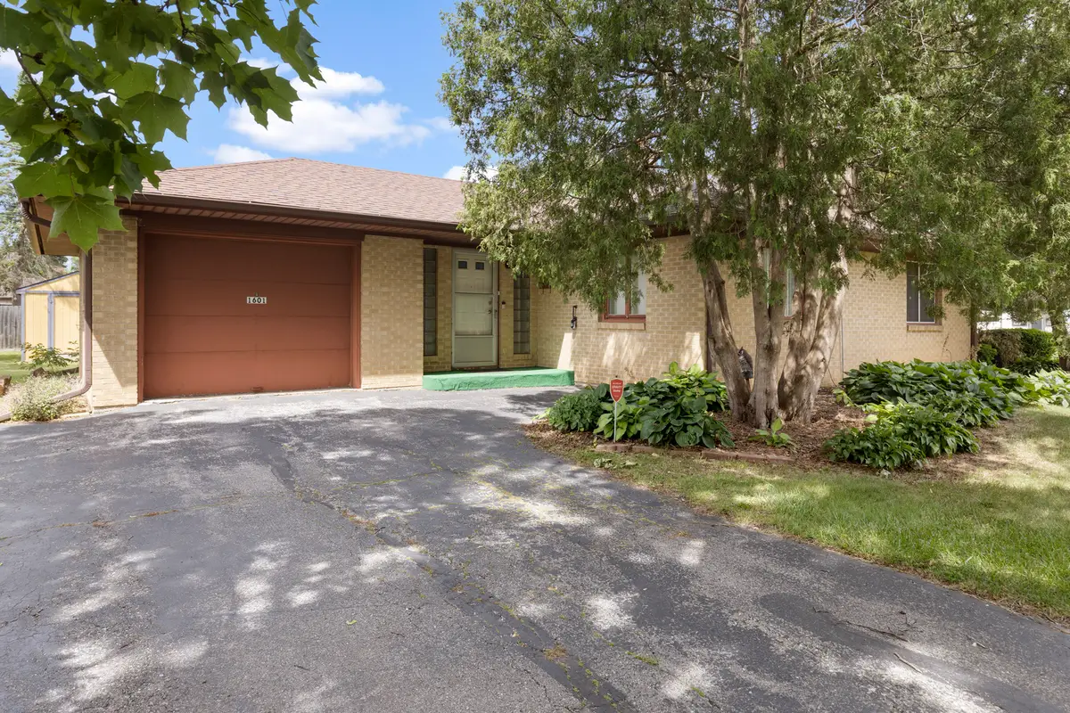 1601 River Bluff Boulevard, Rockford, IL 61103 - #1