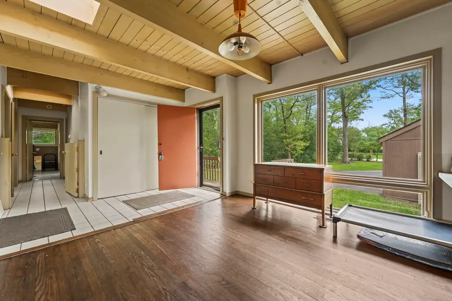 431 S Saint Marys Road, Libertyville, IL 60048 - #3