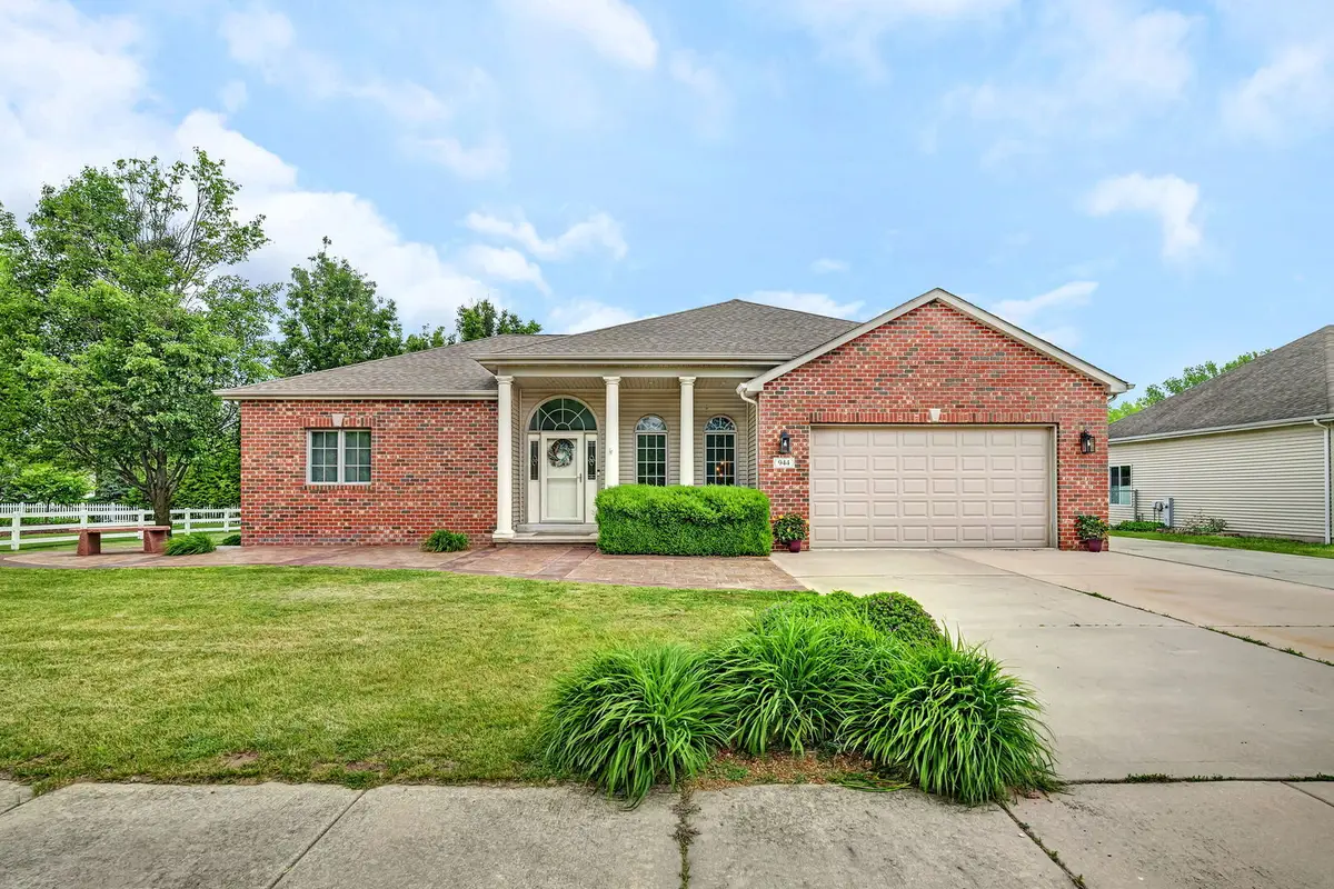 944 W First Street, Braidwood, IL 60408 - #1