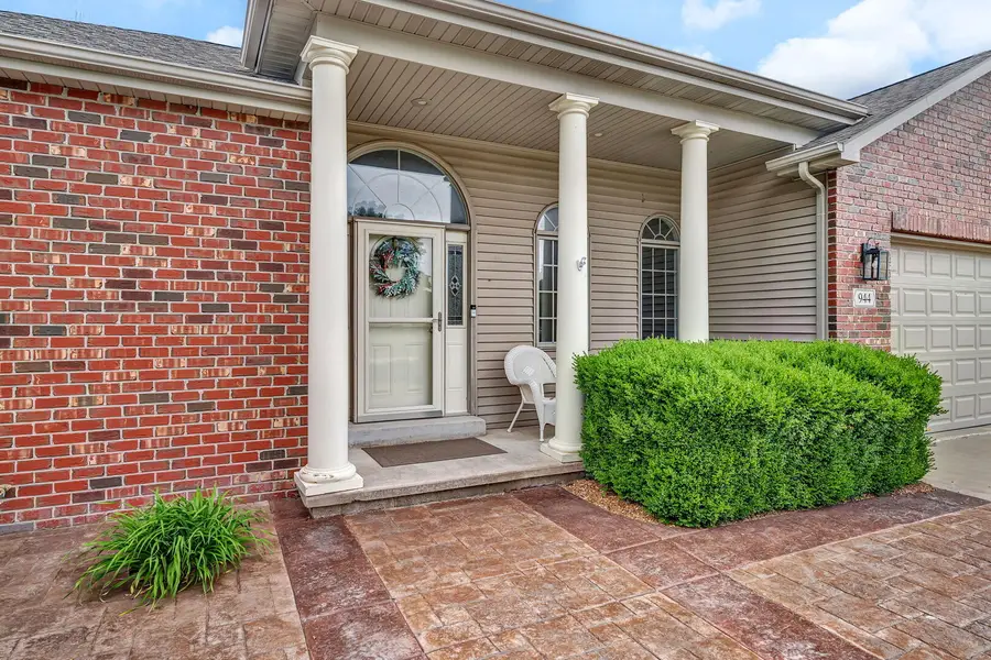 944 W First Street, Braidwood, IL 60408 - #3