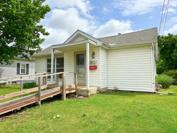 107 S 3rd Avenue, Streator, IL 61364