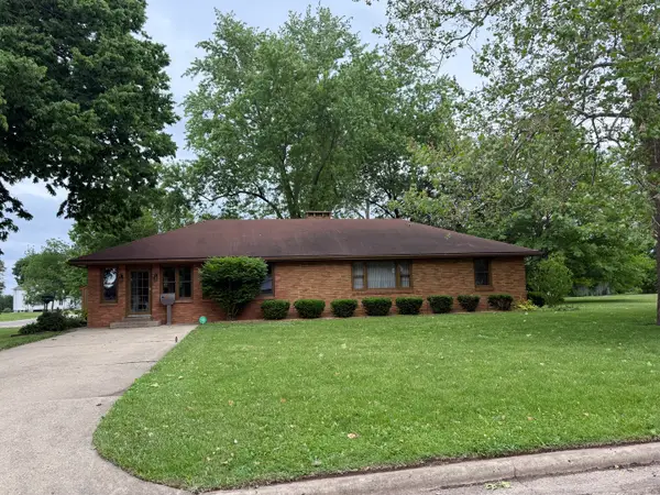 1048 Warren Street, Henry, IL 61537