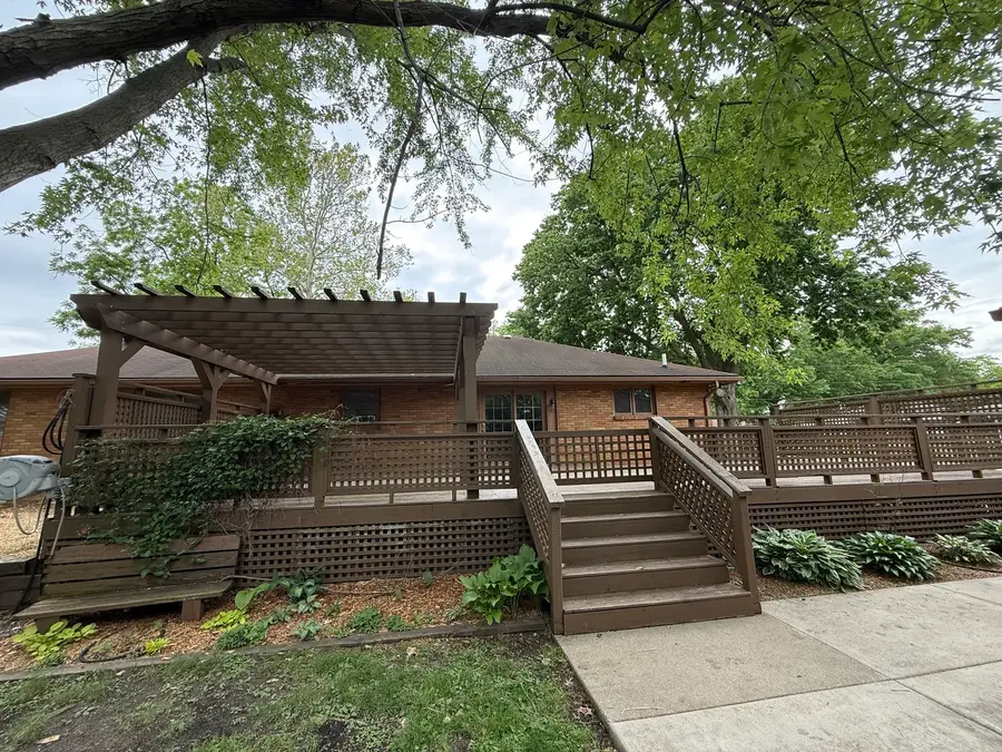 1048 Warren Street, Henry, IL 61537 - #2