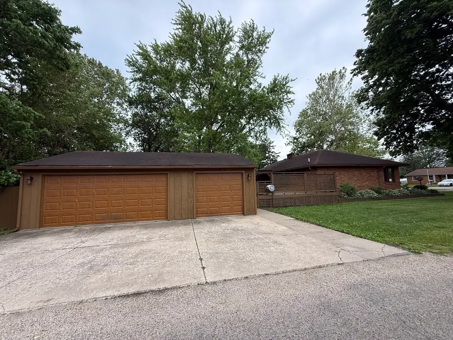 1048 Warren Street, Henry, IL 61537 - #3