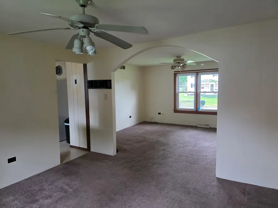 811 Jackson Street, Prophetstown, IL 61277 - #3