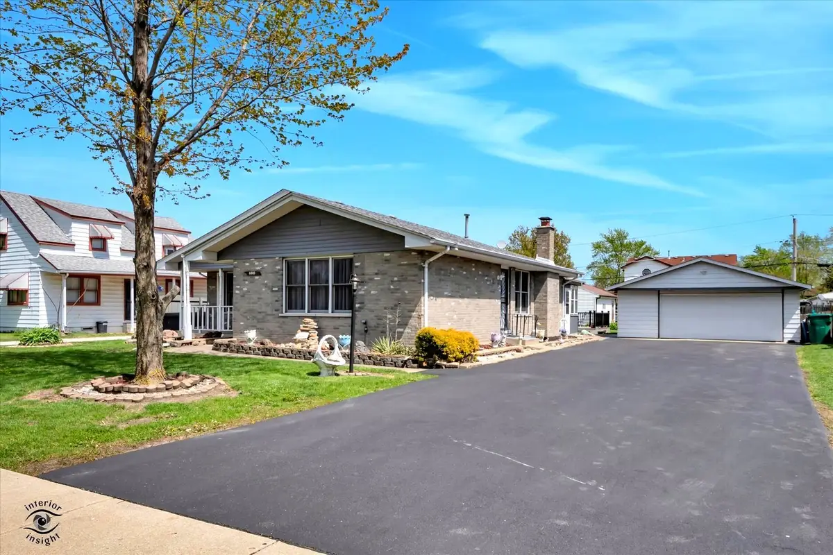 8001 Lockwood Avenue S, Burbank, IL 60459 - #1