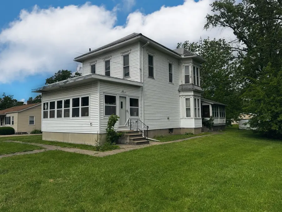 927 S Vermillion Street, Streator, IL 61364 - #3