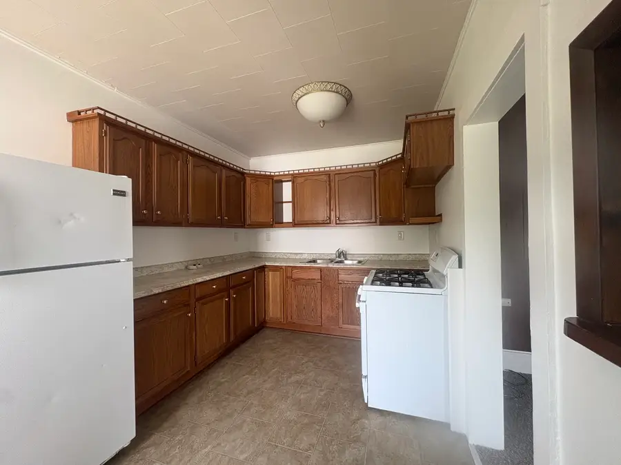 302 Oak Street, Earlville, IL 60518 - #3