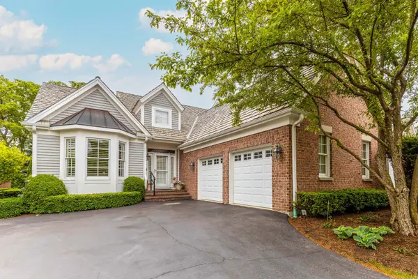 145 S Bradford Court, Lake Forest, IL 60045
