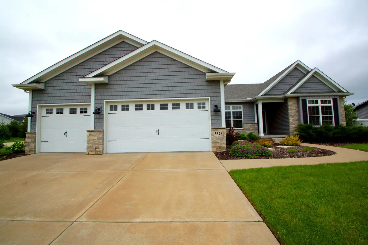 5525 Willmeyer Drive, Bettendorf, IA 52722 - #1