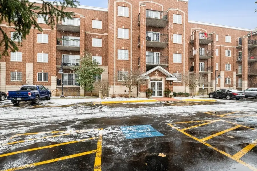 1479 N Milwaukee Avenue #101, Libertyville, IL 60048 - #1