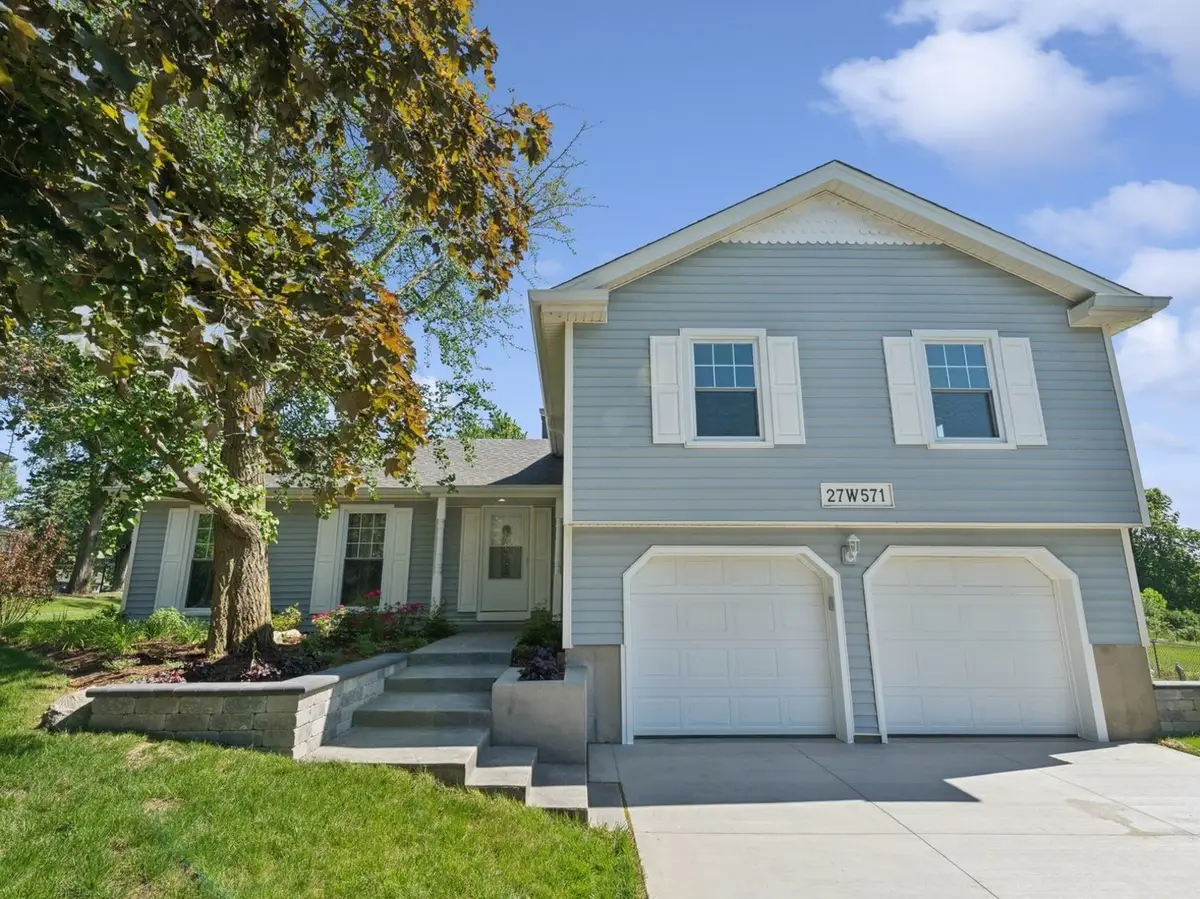 27W571 Ridgeview Street, West Chicago, IL 60185 - #1