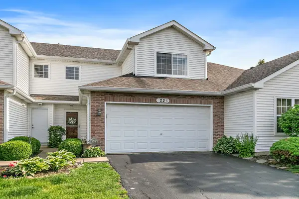 22 Rolling Oaks Road #C, Sugar Grove, IL 60554