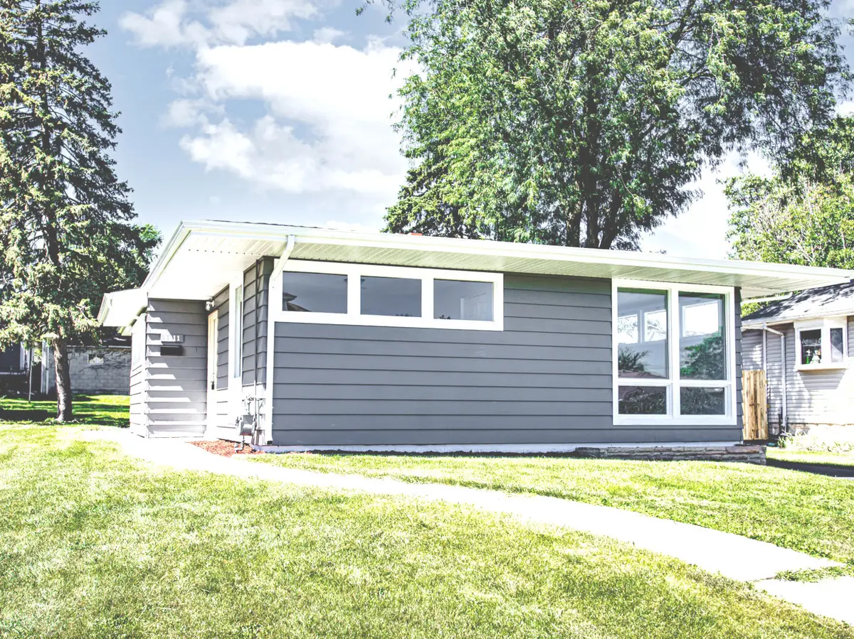 1911 N Hickory Street, Crest Hill, IL 60403 - #1