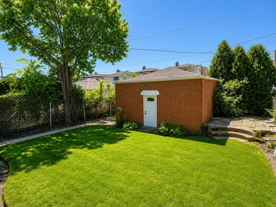 2951 W Jarlath Street, Chicago, IL 60645 - #3