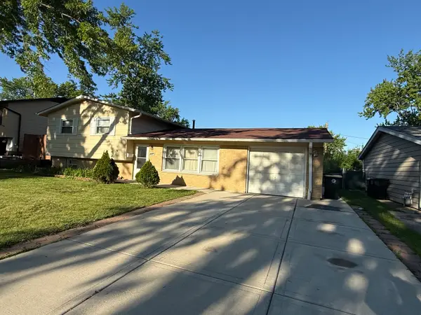 7127 Glenwood Lane, Hanover Park, IL 60133