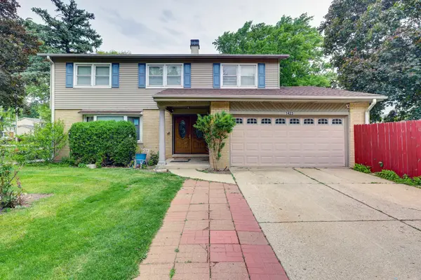1423 S Cypress Drive, Mount Prospect, IL 60056