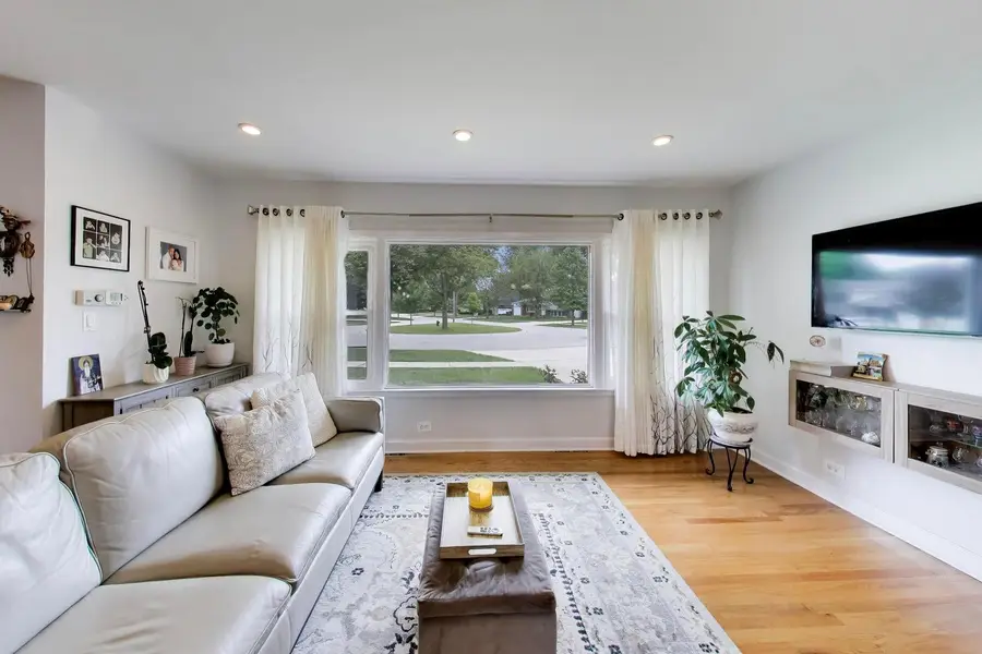 1316 W Plymouth Court, Arlington Heights, IL 60004 - #3