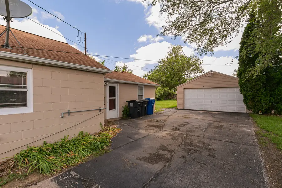 1150 48th Street, Moline, IL 61265 - #3