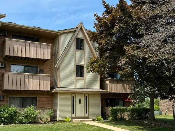 5 Cedar Court #18, Vernon Hills, IL 60061