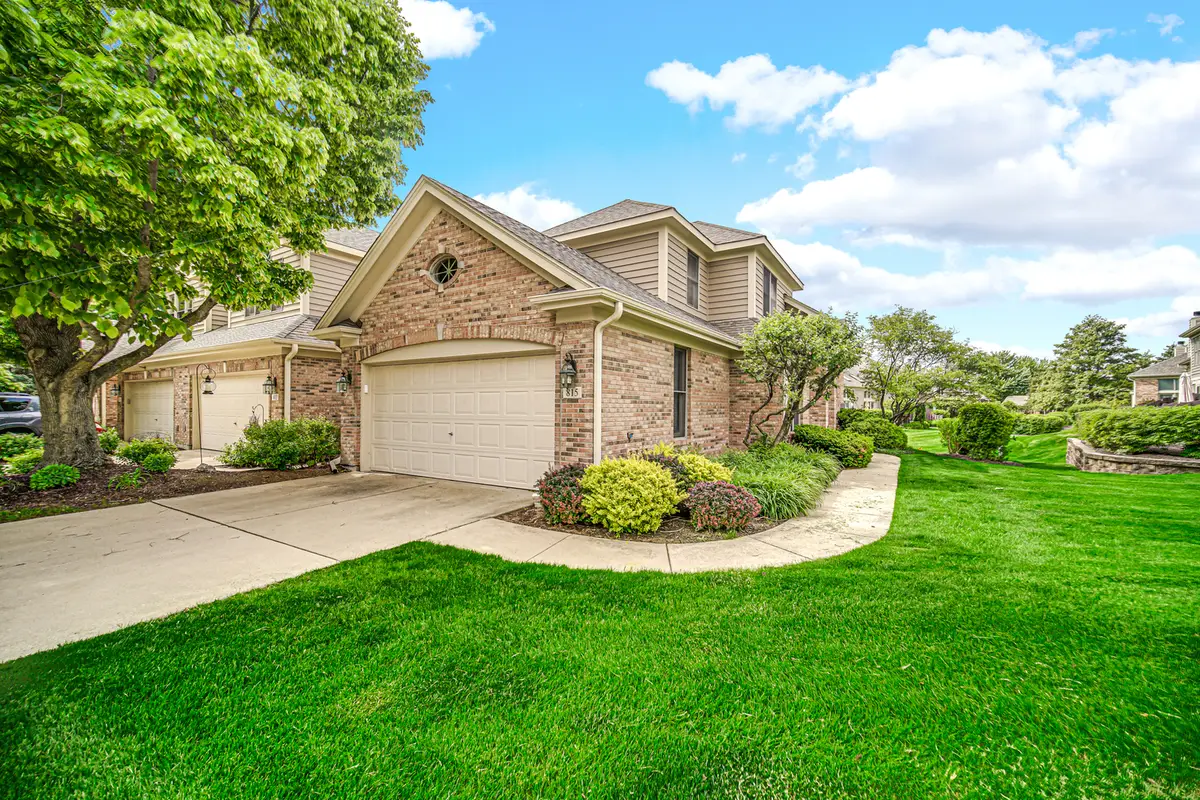 815 King Henry Lane, Saint Charles, IL 60174 - #1
