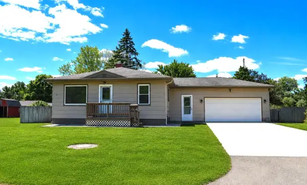 815 W 20th Street, Sterling, IL 61081