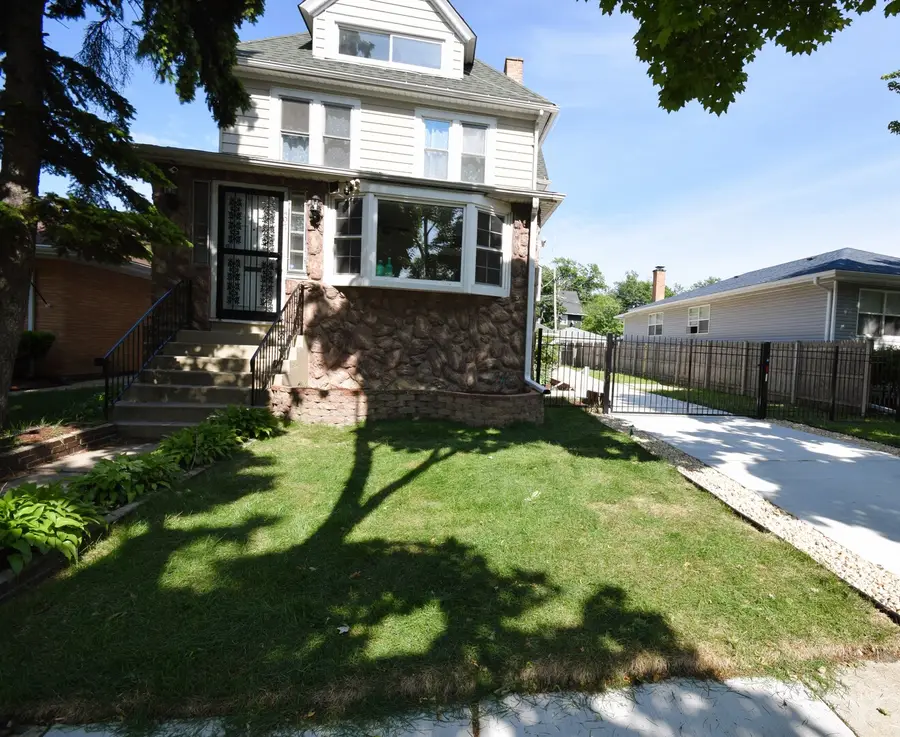 407 S 20th Avenue, Maywood, IL 60153 - #2