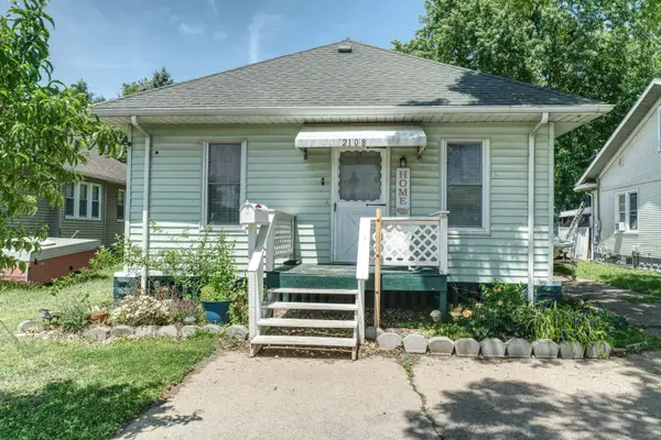 2108 Camanche Avenue, Clinton, IA 52732