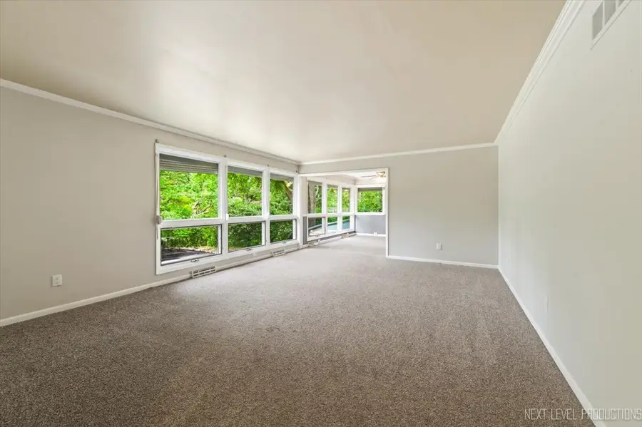 38W042 Silver Glen Road, Saint Charles, IL 60175 - #3