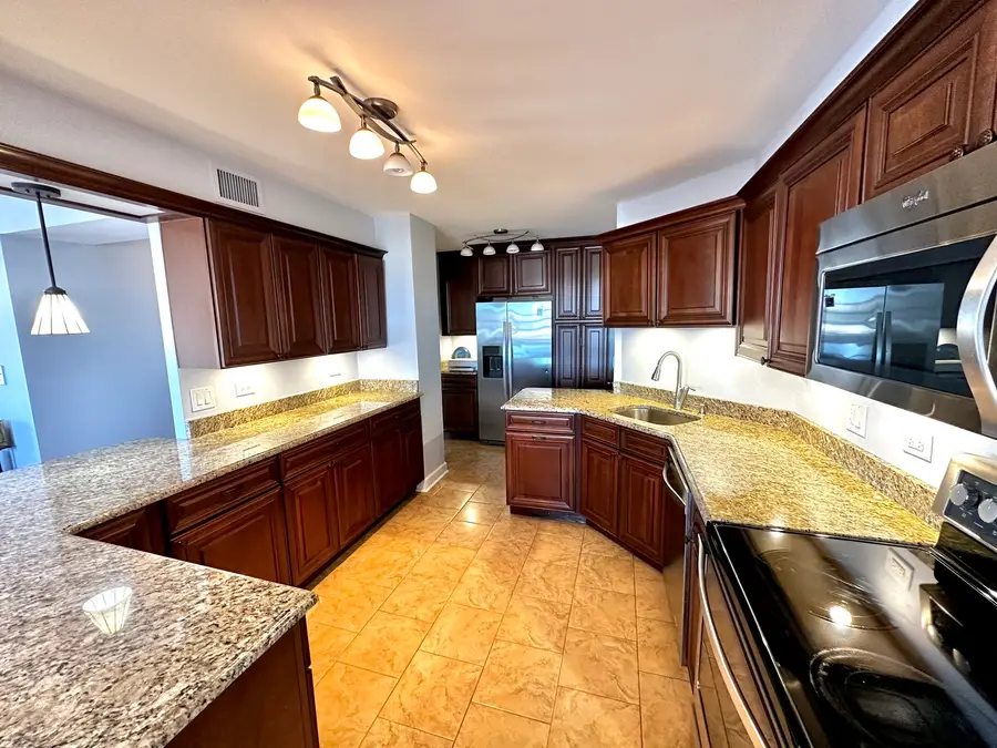 141 N La Grange Road #702, La Grange, IL 60525 - #3