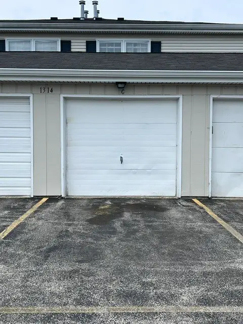 1314 Kingsbury Drive #C, Hanover Park, IL 60133 - #2