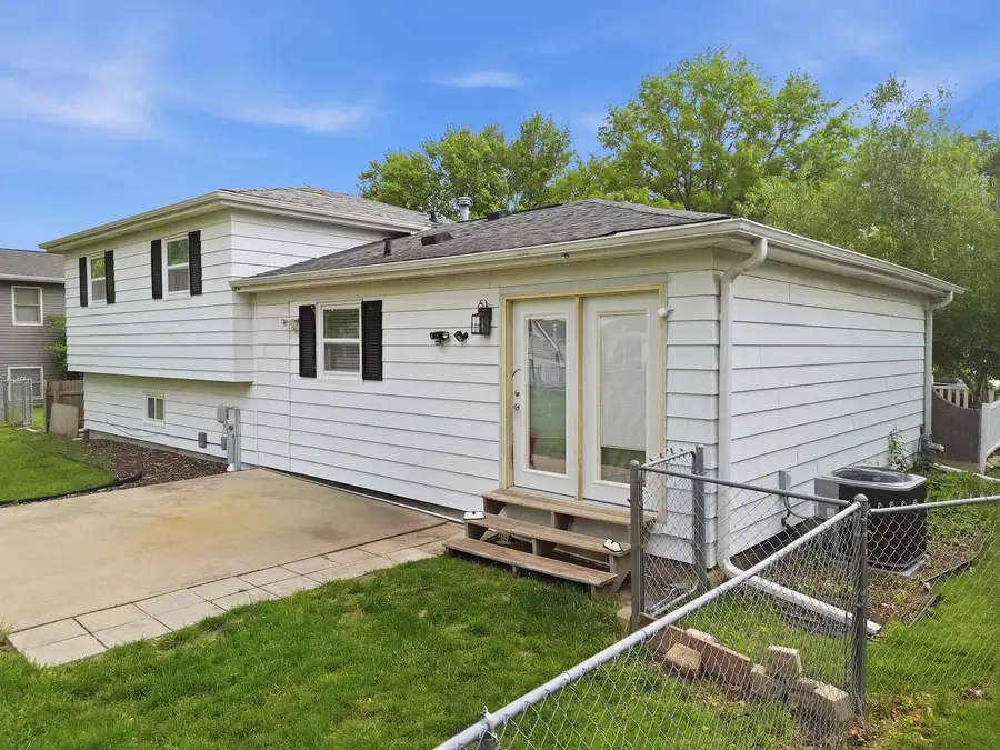 1905 20th Avenue, Sterling, IL 61081 - #2
