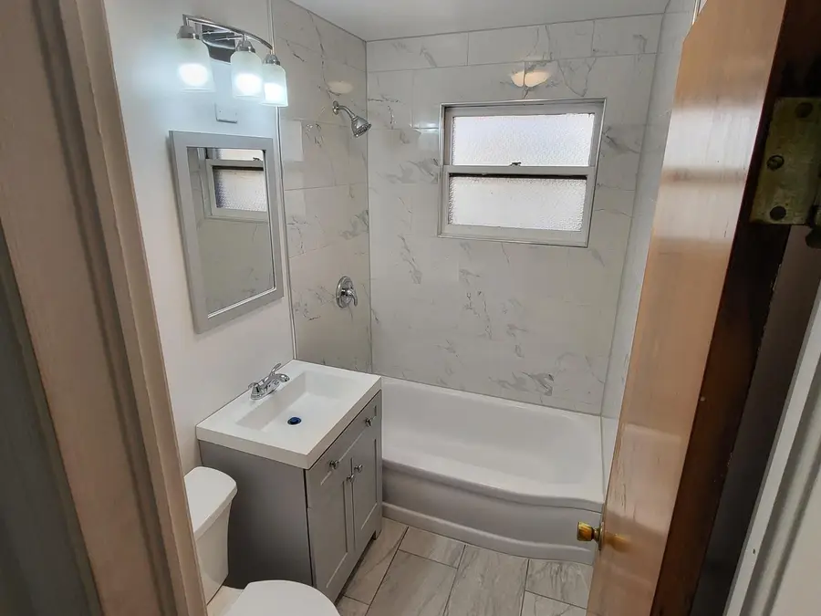 6626-6628 N Seeley Avenue, Chicago, IL 60645 - #2