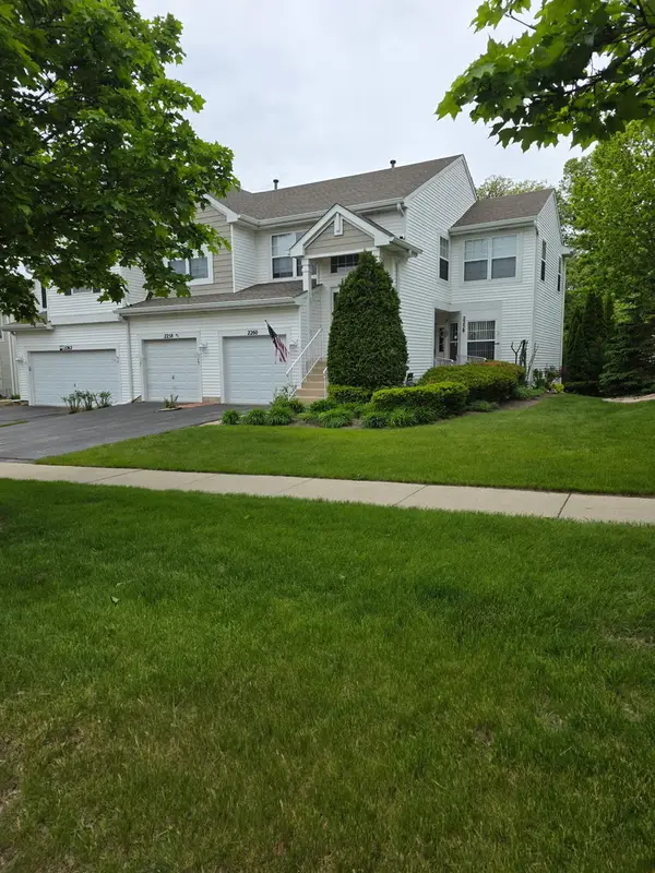 2260 Woodside Drive, Carpentersville, IL 60110