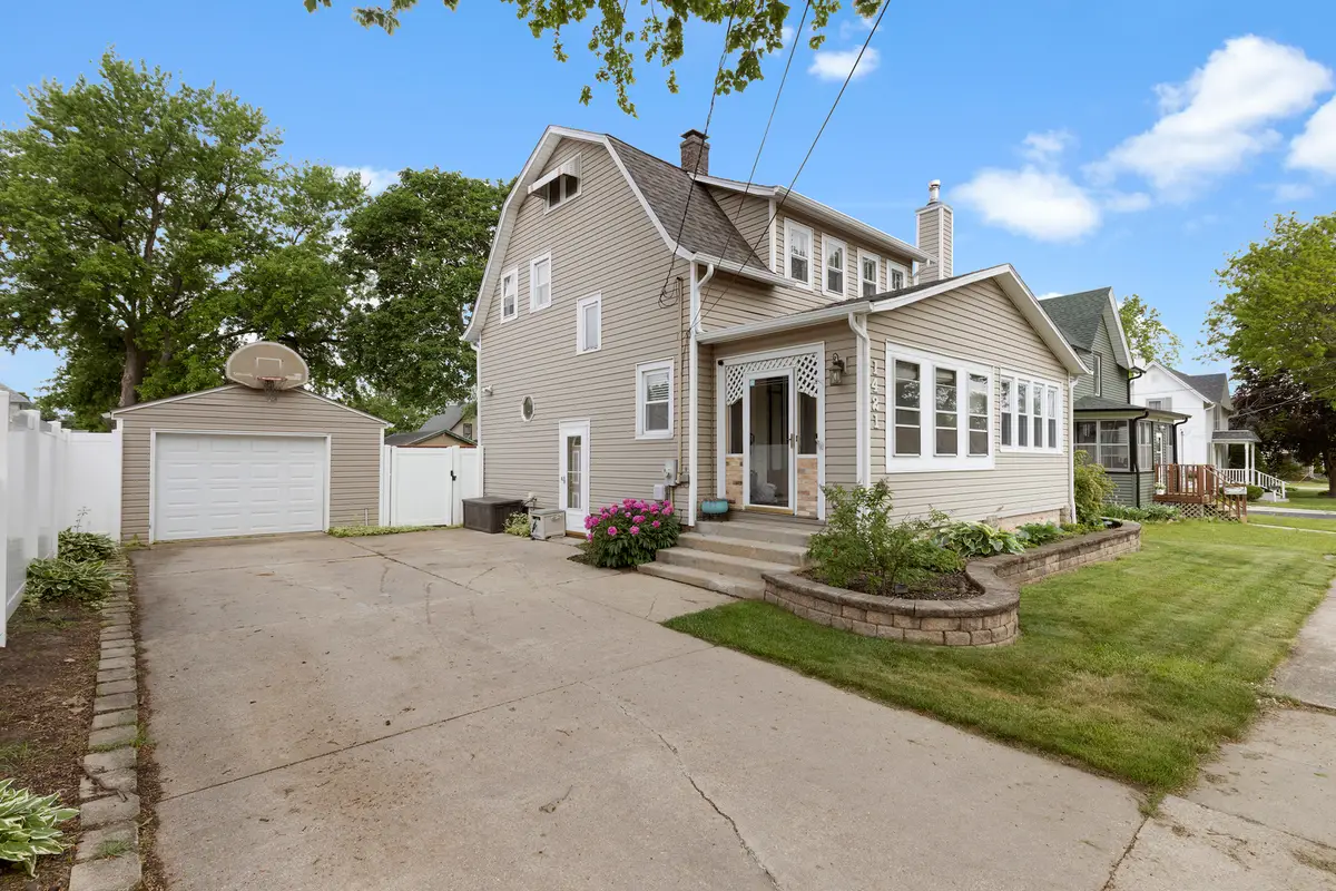 1421 Garfield Avenue, Belvidere, IL 61008 - #1