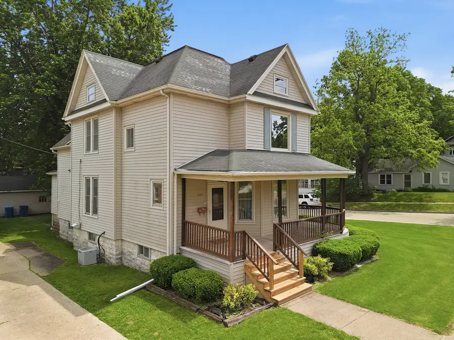 722 Highland Avenue, Dixon, IL 61021 - #3