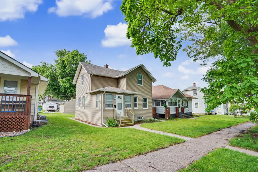 236 15th Avenue, East Moline, IL 61244 - #2