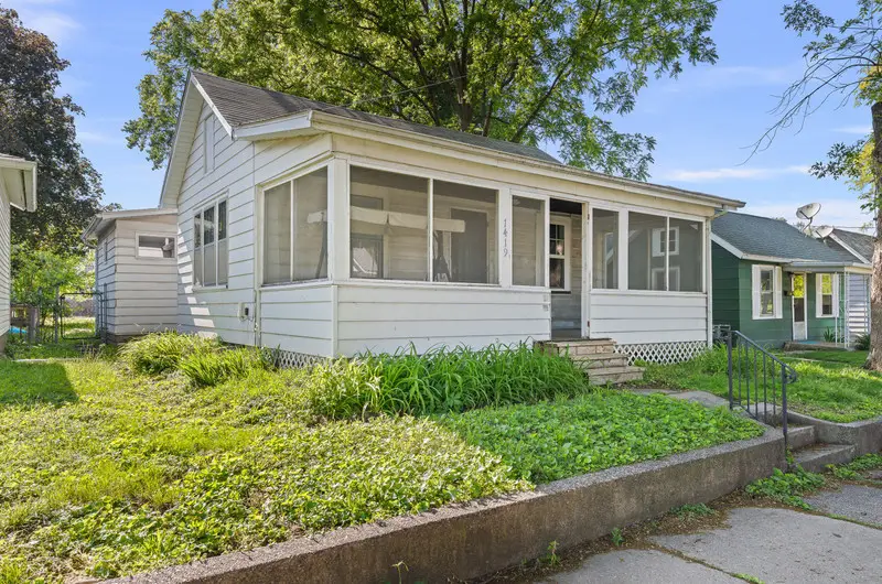 1419 17th Street, Moline, IL 61265 - #2