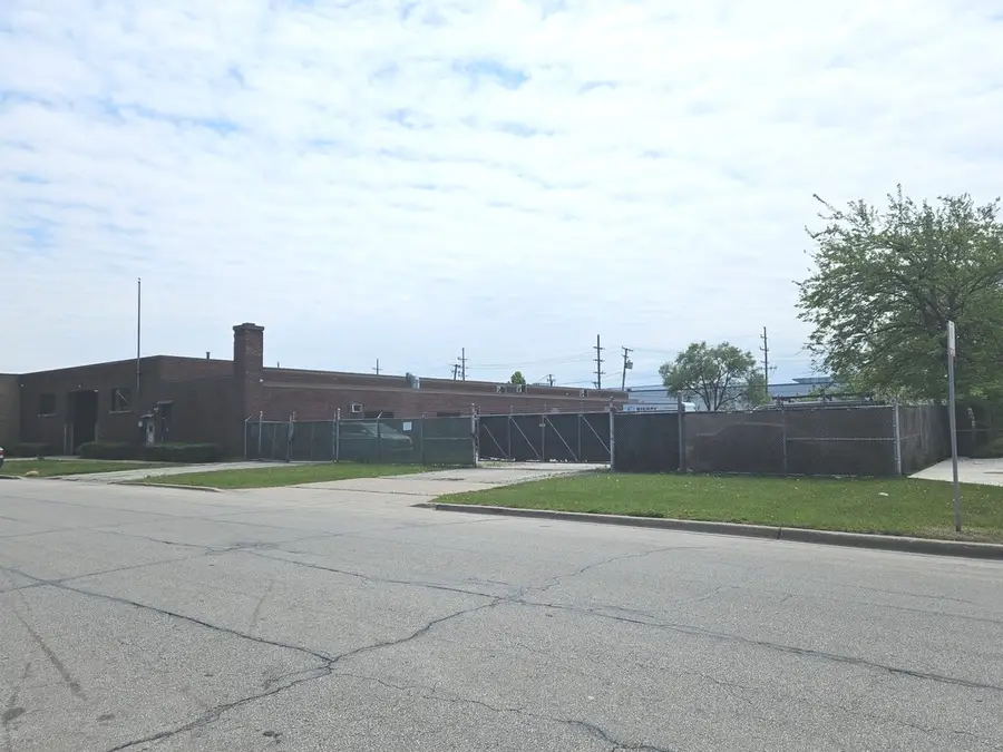 7225 W 59th Street, Summit, IL 60501 - #3