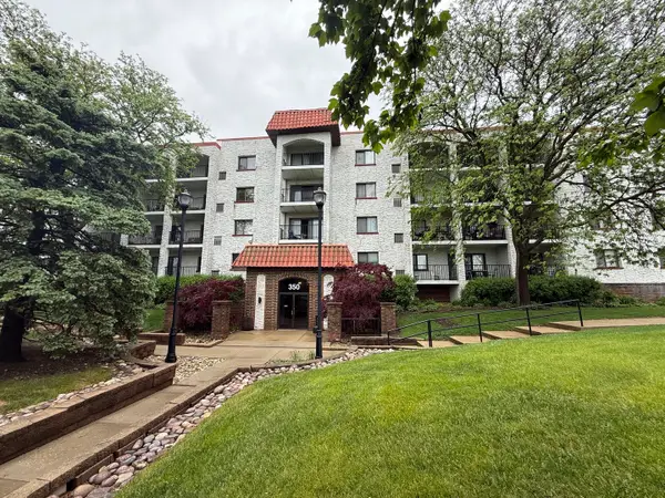 350 Plum Creek Drive #308, Wheeling, IL 60090
