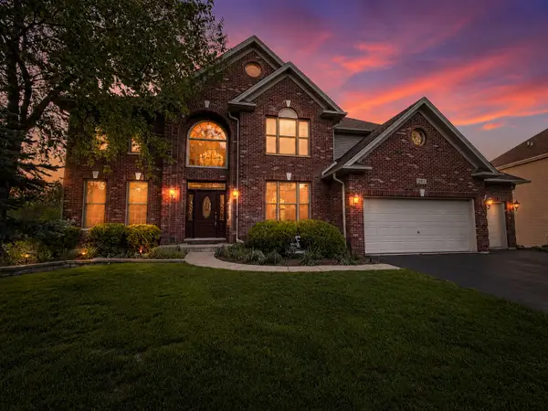 261 Johnson Woods Drive, Batavia, IL 60510