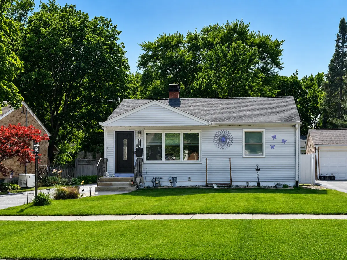 218 N Marion Avenue, Bartlett, IL 60103 - #1