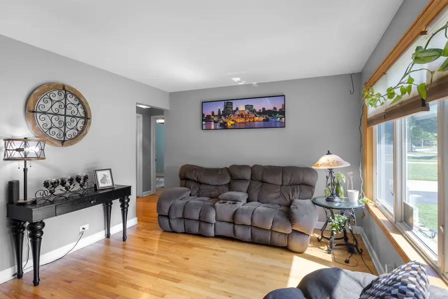 218 N Marion Avenue, Bartlett, IL 60103 - #2