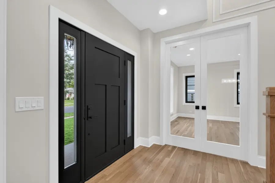 1009 N Drury Lane, Arlington Heights, IL 60004 - #3
