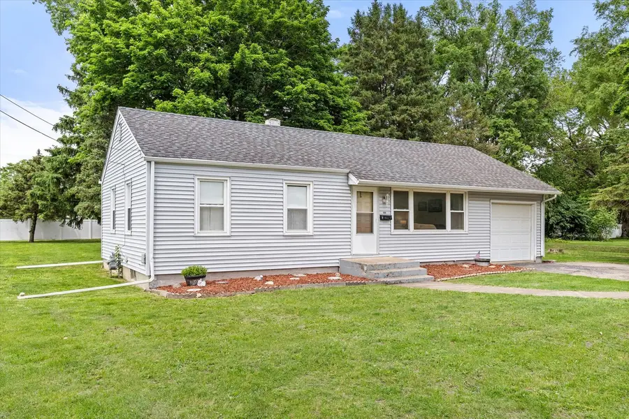 902 Laura Avenue, Streator, IL 61364 - #2