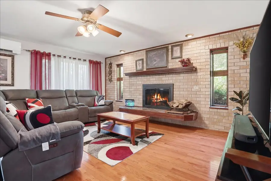 300 Old Mill Lane, Hampshire, IL 60140 - #2