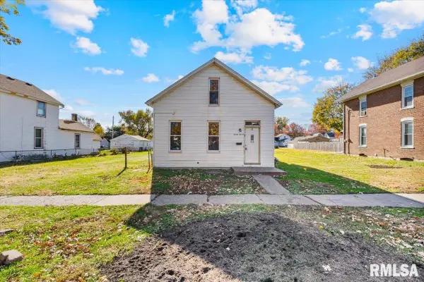 2011 W 2nd Street, Davenport, IA 52802