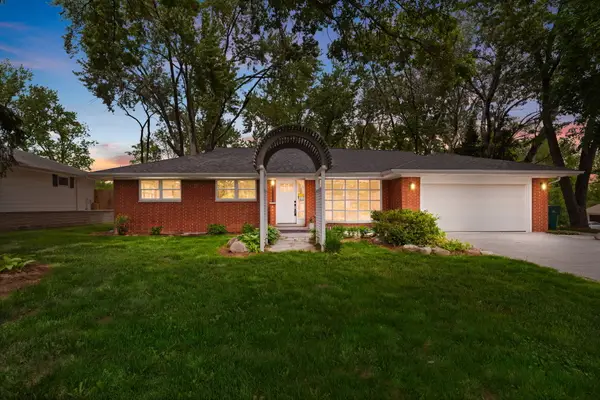 1010 W Elm Street, Palatine, IL 60067