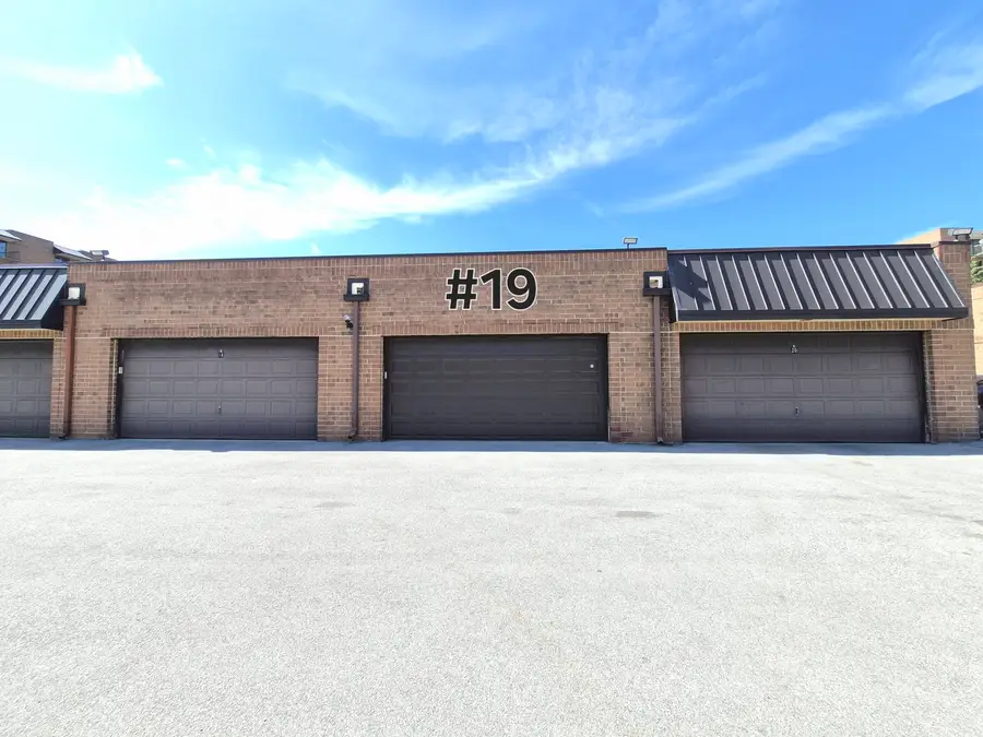 6050 Lake Bluff Drive #201, Tinley Park, IL 60477 - #2